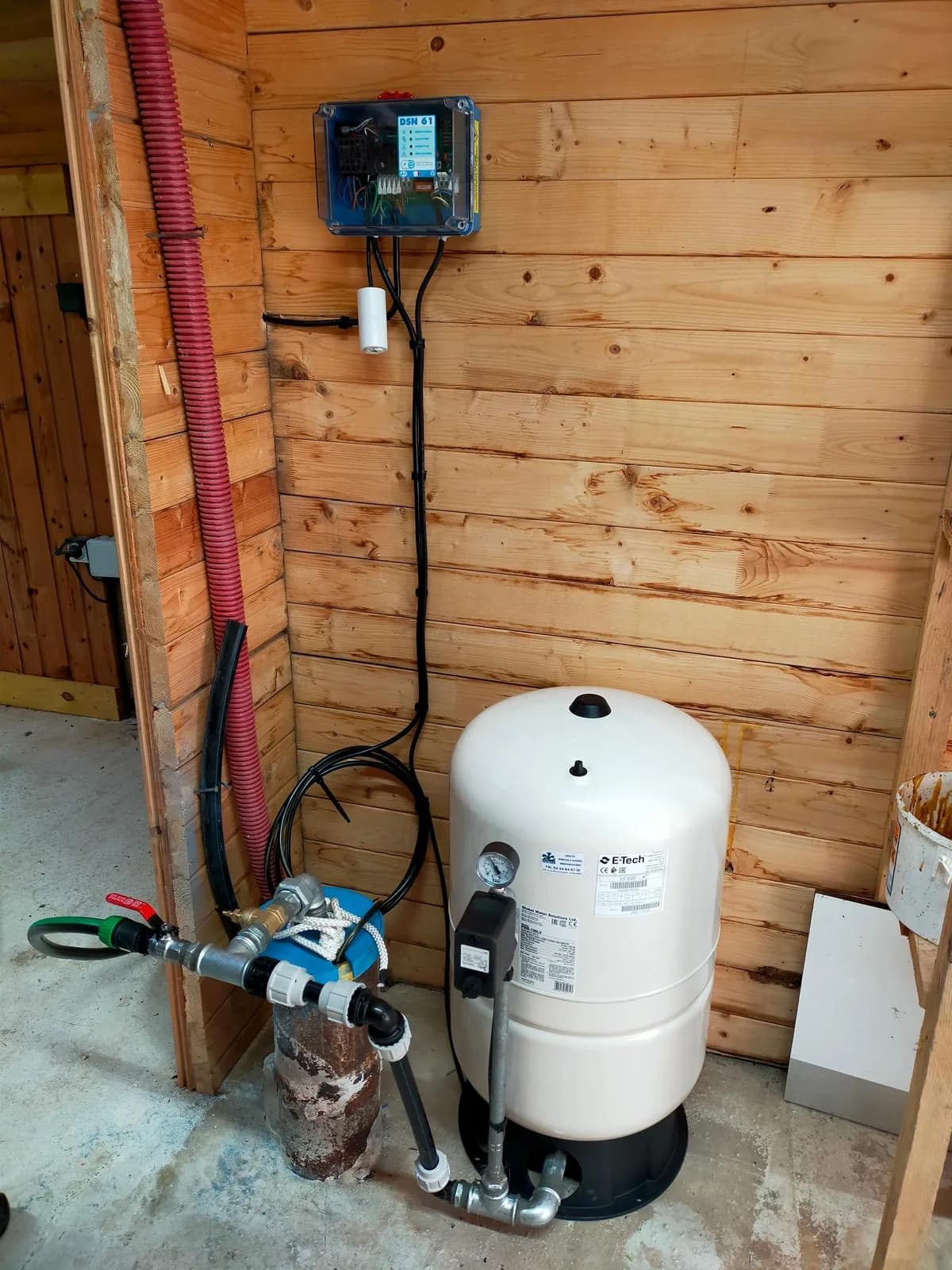 Installation d'un réservoir et de sa tuyauterie