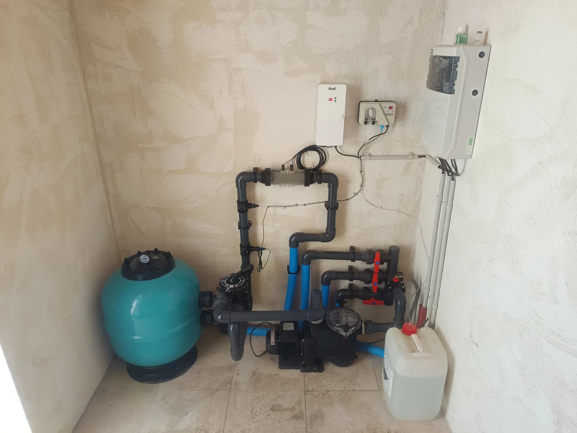 Local technique d'une piscine au sel