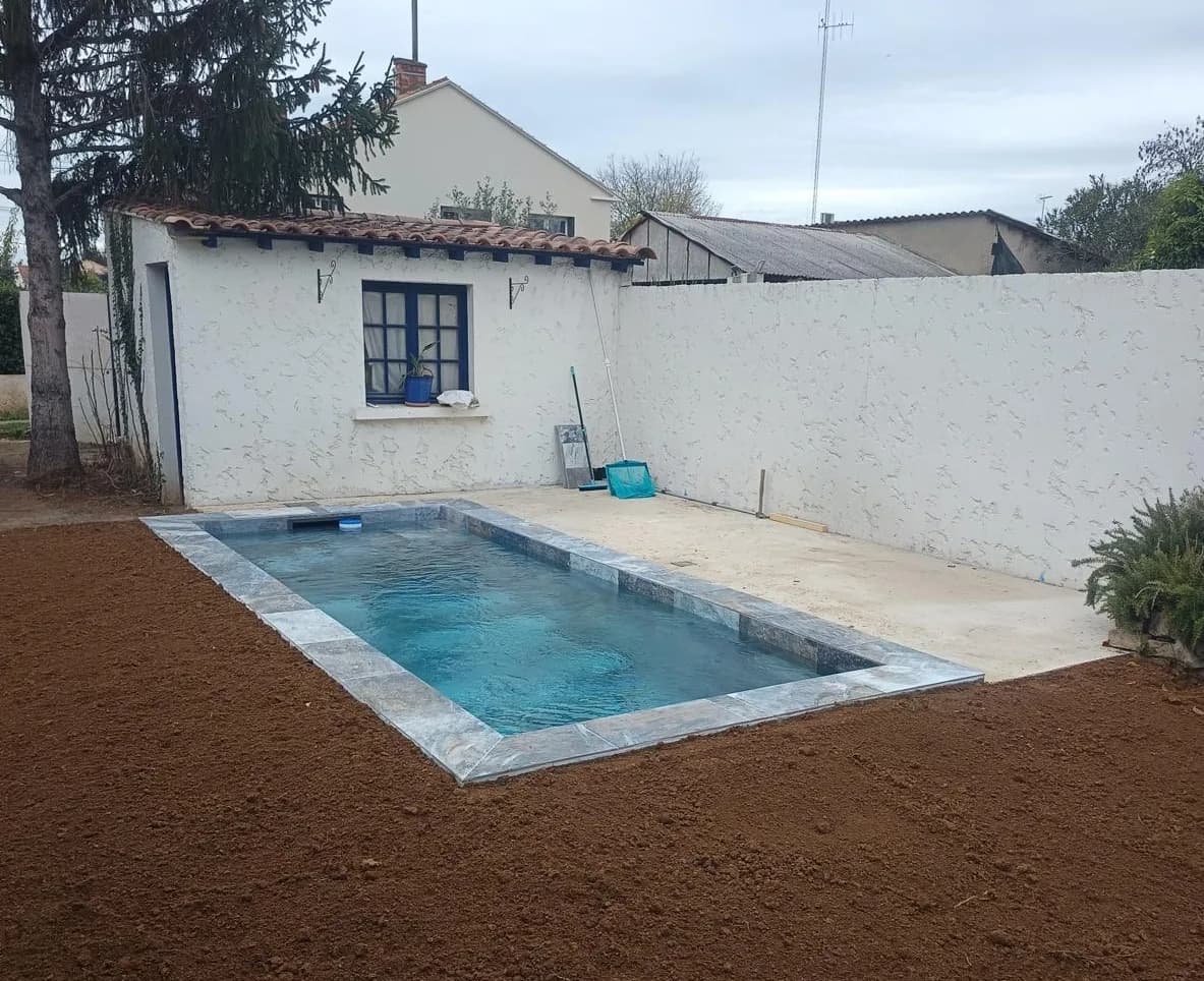 Piscine avec régulation automatique du pH